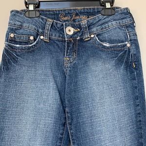 Guess Malibu blue jeans medium wash slightly flared leg low rise size 26